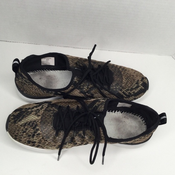 JESSICA Simpson Ja-Farrah‎ snake print sneakers. - Picture 8 of 9